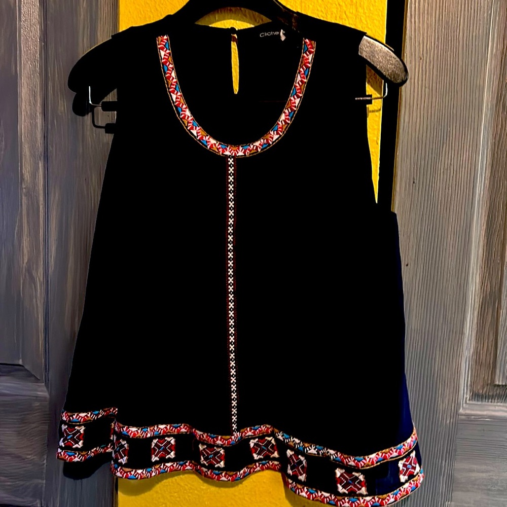 Cliche’ cropped sleeveless blouse